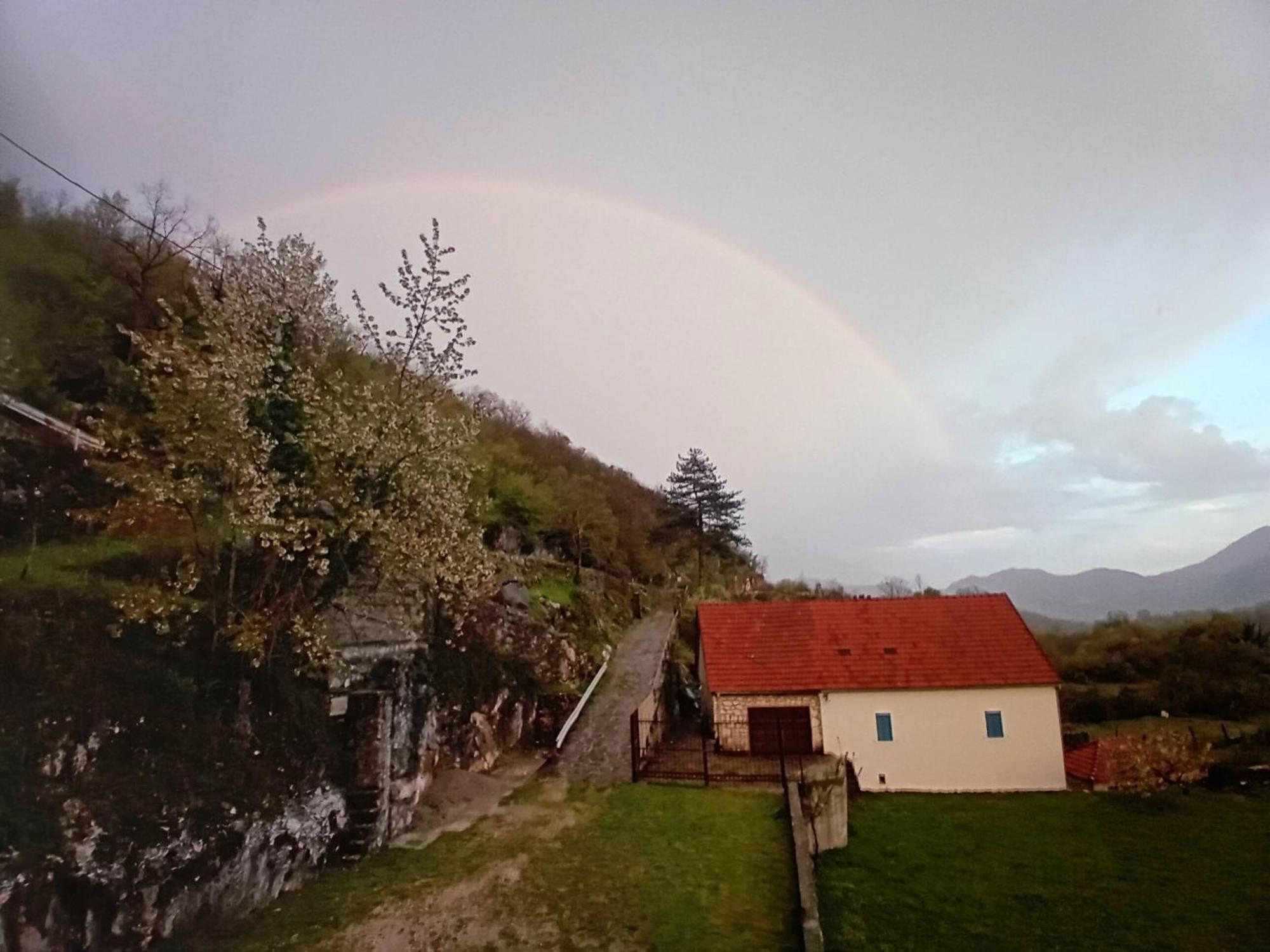 Konak Ugnji-Village Cetinje Exterior photo